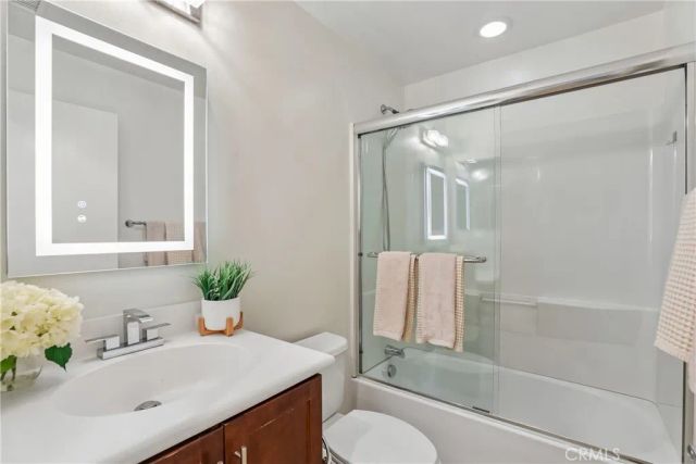 617 Rockefeller, Irvine, CA 92612