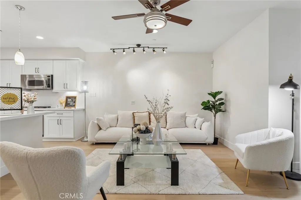 617 Rockefeller, Irvine, CA 92612