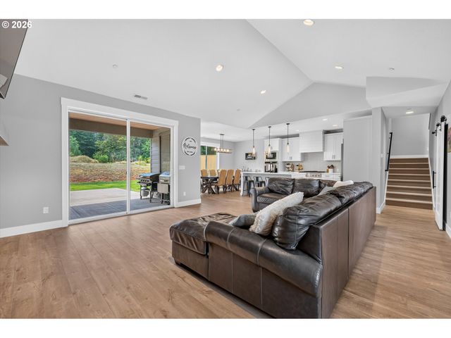 22404 S FOREST PARK Rd, Beavercreek, OR 97004