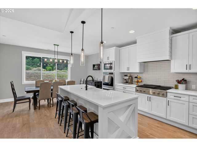 22404 S FOREST PARK Rd, Beavercreek, OR 97004