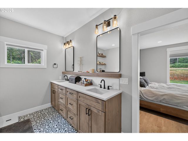 22404 S FOREST PARK Rd, Beavercreek, OR 97004