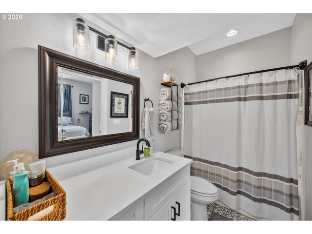 22404 S FOREST PARK Rd, Beavercreek, OR 97004