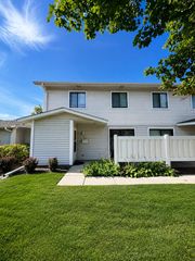 727 Whitesail Drive 727, Schaumburg, IL 60194