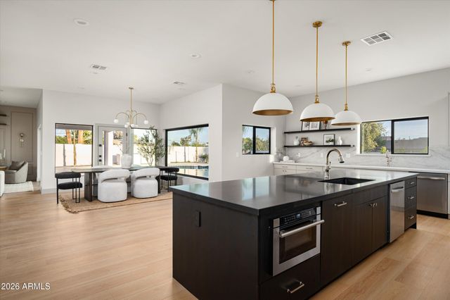 7121 E LARKSPUR Drive, Scottsdale, AZ 85254