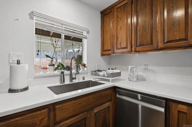 2265 Warmlands Avenue, Vista, CA 92084