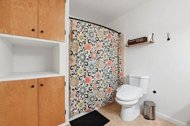 2265 Warmlands Avenue, Vista, CA 92084