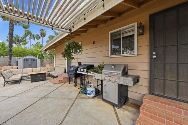2265 Warmlands Avenue, Vista, CA 92084