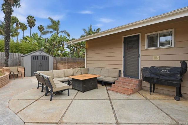 2265 Warmlands Avenue, Vista, CA 92084