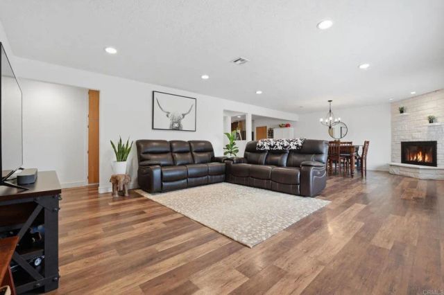 2265 Warmlands Avenue, Vista, CA 92084