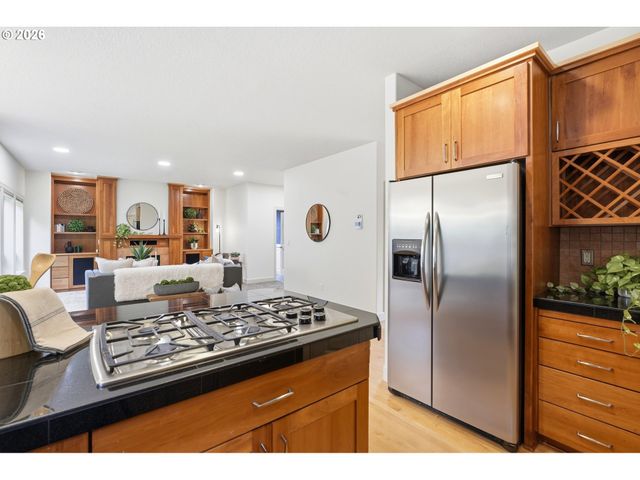 3291 RIDGE POINTE Dr, Forest Grove, OR 97116