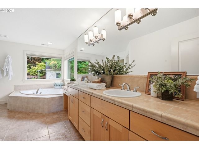 3291 RIDGE POINTE Dr, Forest Grove, OR 97116