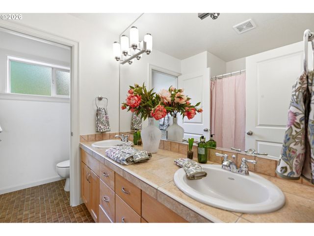 3291 RIDGE POINTE Dr, Forest Grove, OR 97116