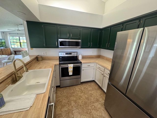 2749 COUNTRYSIDE BOULEVARD 20, Clearwater, FL 33761