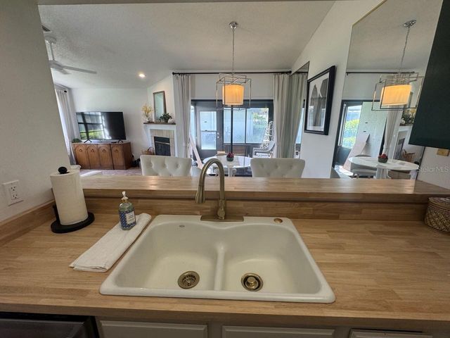 2749 COUNTRYSIDE BOULEVARD 20, Clearwater, FL 33761