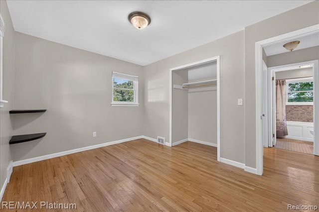 618 Chicago Drive, Howell, MI 48843