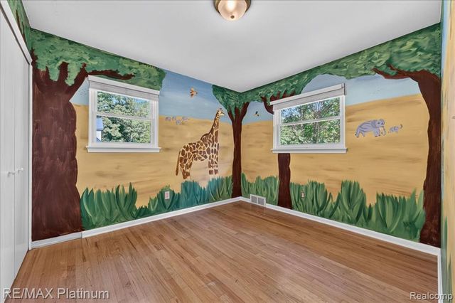 618 Chicago Drive, Howell, MI 48843