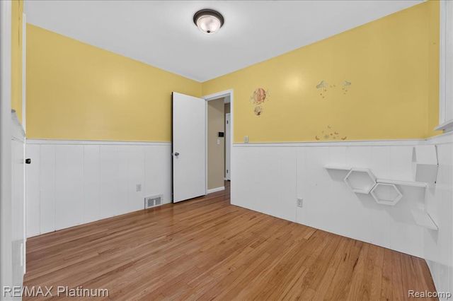 618 Chicago Drive, Howell, MI 48843