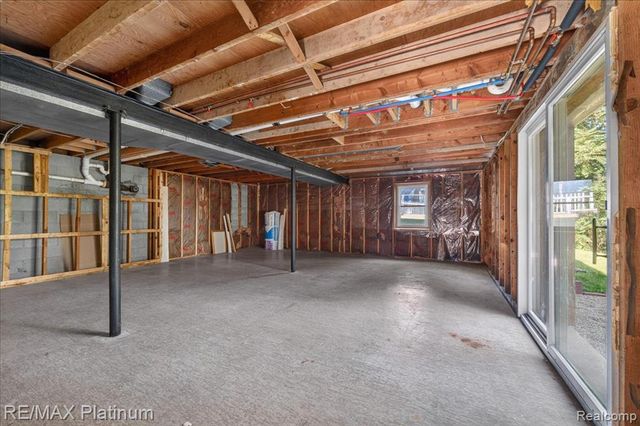 618 Chicago Drive, Howell, MI 48843
