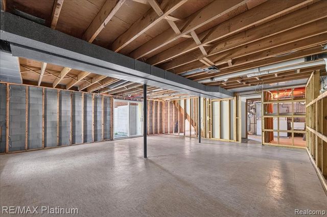 618 Chicago Drive, Howell, MI 48843