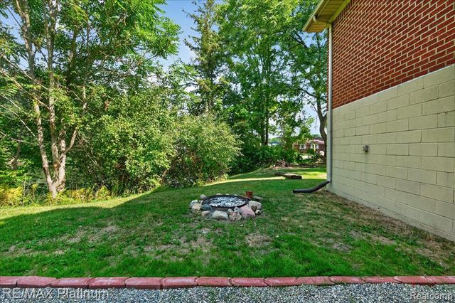 618 Chicago Drive, Howell, MI 48843
