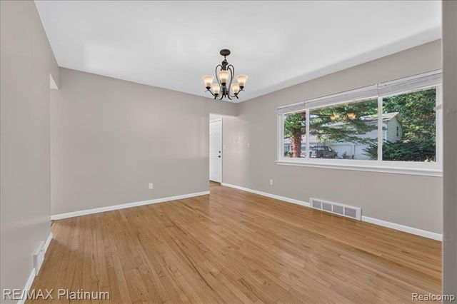 618 Chicago Drive, Howell, MI 48843