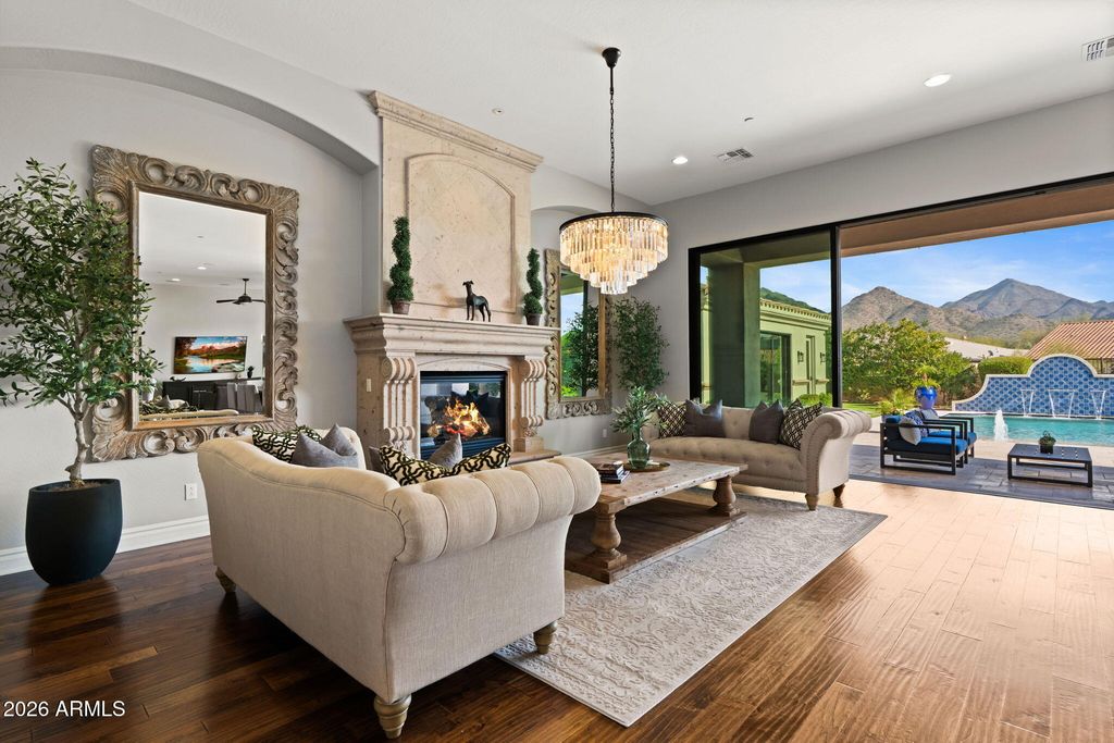 Image 20 of property listing at 18159 N 98TH Way, Scottsdale, AZ 85255