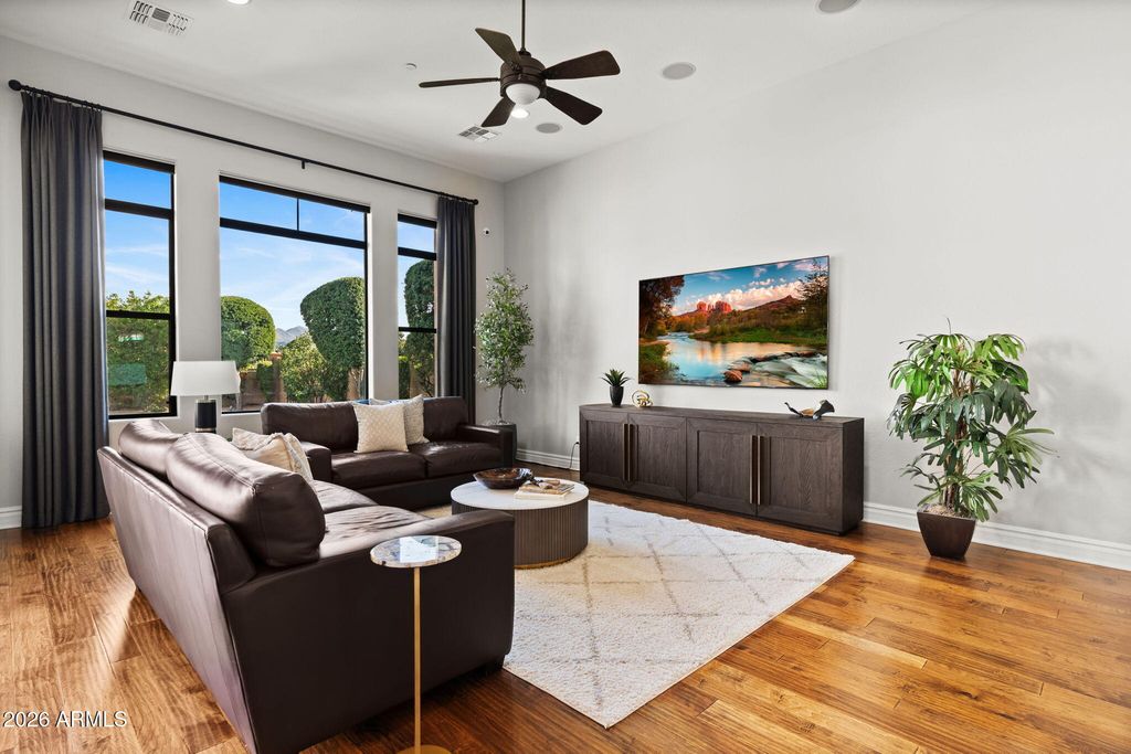 Image 26 of property listing at 18159 N 98TH Way, Scottsdale, AZ 85255