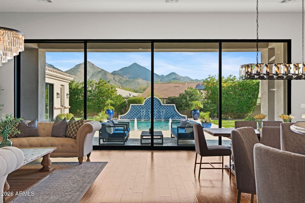 Image 4 of property listing at 18159 N 98TH Way, Scottsdale, AZ 85255