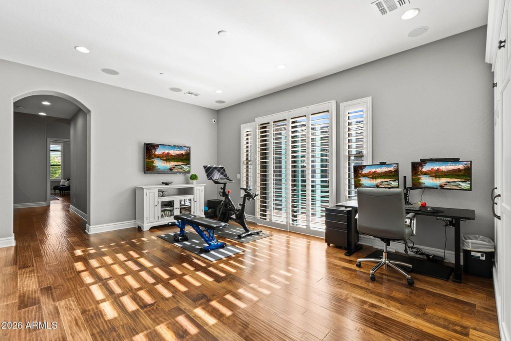 Image 44 of property listing at 18159 N 98TH Way, Scottsdale, AZ 85255