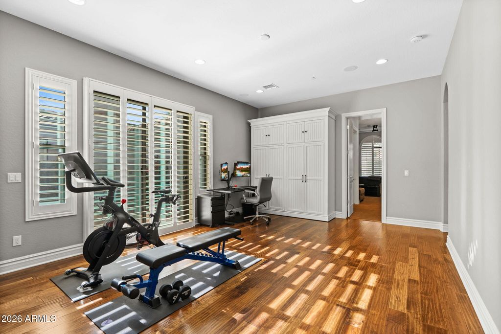 Image 45 of property listing at 18159 N 98TH Way, Scottsdale, AZ 85255