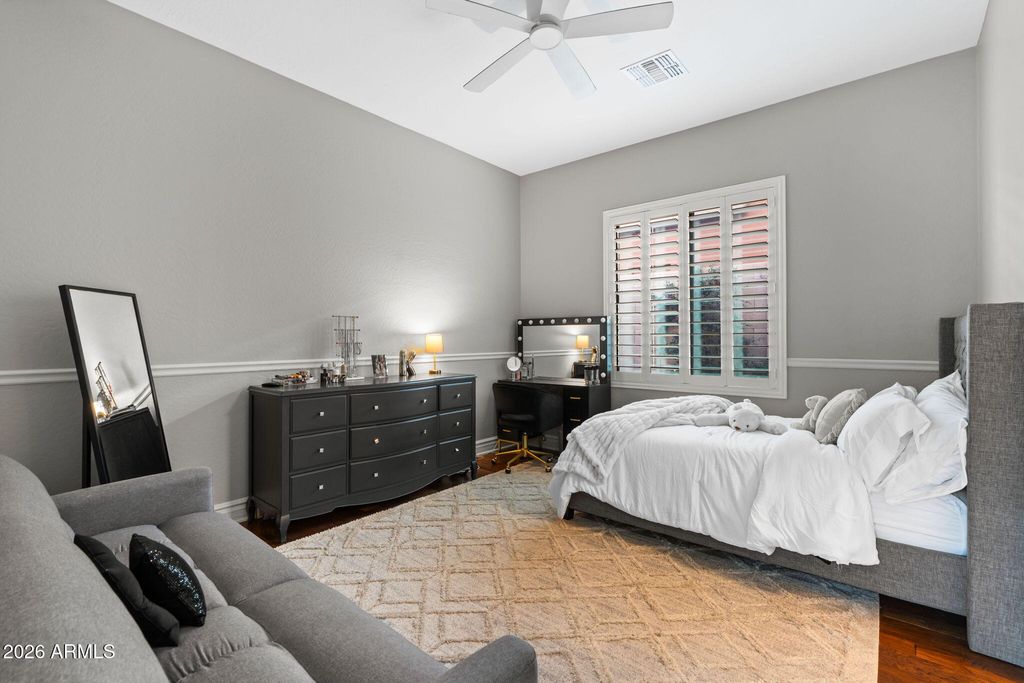 Image 50 of property listing at 18159 N 98TH Way, Scottsdale, AZ 85255