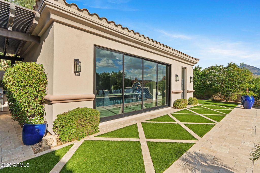 Image 68 of property listing at 18159 N 98TH Way, Scottsdale, AZ 85255