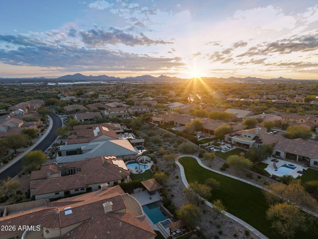 Image 80 of property listing at 18159 N 98TH Way, Scottsdale, AZ 85255