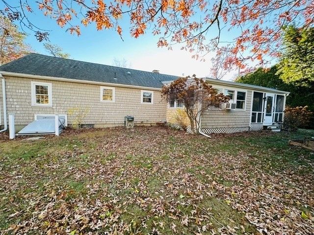 8 Jasmine Ln, Barnstable, MA 02601