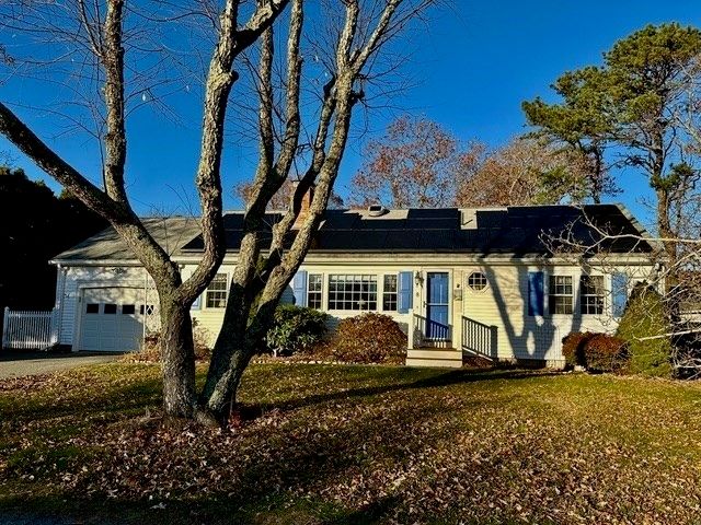 8 Jasmine Ln, Barnstable, MA 02601