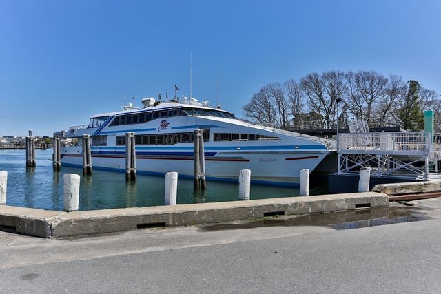 8 Jasmine Ln, Barnstable, MA 02601