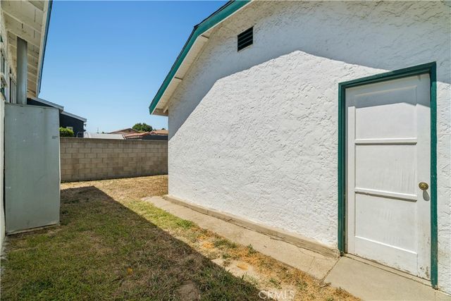 1667 N Lagoon Avenue, Wilmington, CA 90744