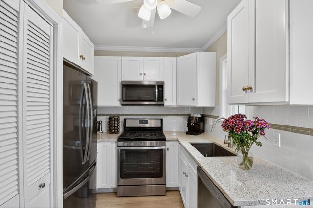 41 Grove Place, West Haven, CT 06516