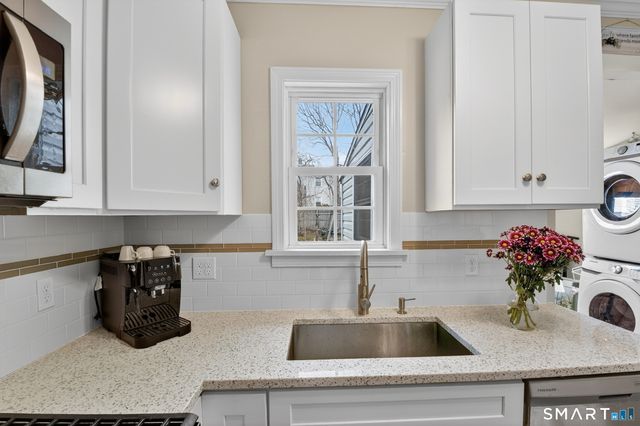 41 Grove Place, West Haven, CT 06516