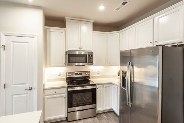 1412 Carderock Springs Dr, Gallatin, TN 37066