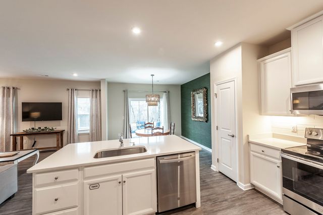 1412 Carderock Springs Dr, Gallatin, TN 37066