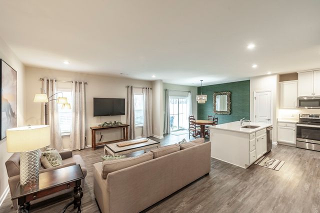 1412 Carderock Springs Dr, Gallatin, TN 37066