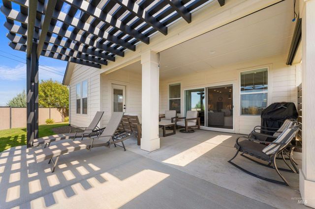6874 W Los Flores Drive, Meridian, ID 83646