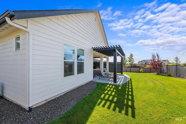 6874 W Los Flores Drive, Meridian, ID 83646