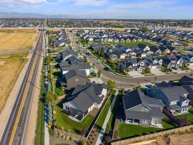 6874 W Los Flores Drive, Meridian, ID 83646
