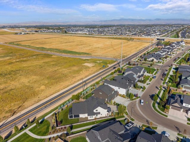 6874 W Los Flores Drive, Meridian, ID 83646