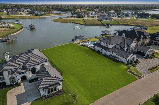 6137 Lakeside Drive, Fort Worth, TX 76179