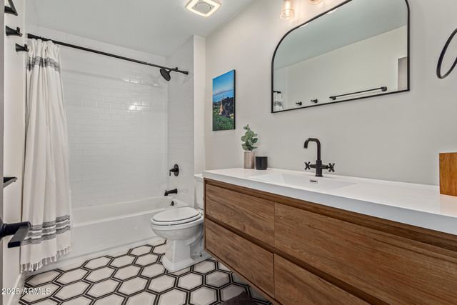 5202 E KAREN Drive, Scottsdale, AZ 85254