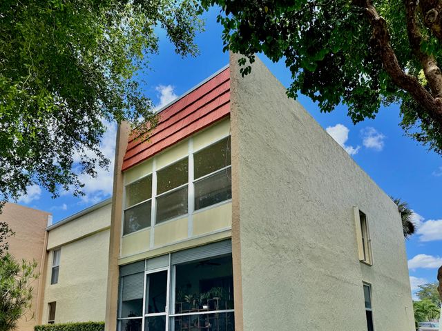 2800 Fiore Way 201, Delray Beach, FL 33445