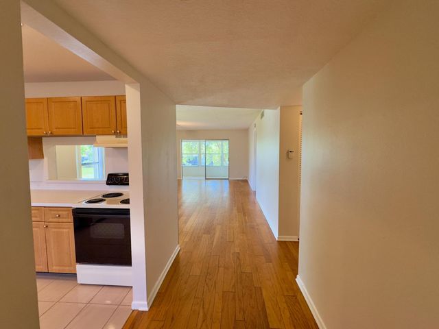 2800 Fiore Way 201, Delray Beach, FL 33445